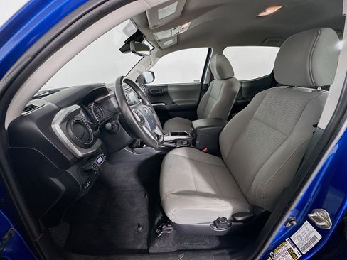Used 2018 Toyota Tacoma SR5 image 13
