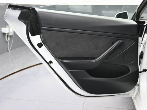 Used 2023 Tesla Model 3 Standard Range image 42