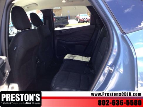 Used 2025 Ford Escape Active AWD/4WD image 29