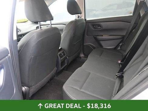 Used 2024 Nissan Rogue S image 18