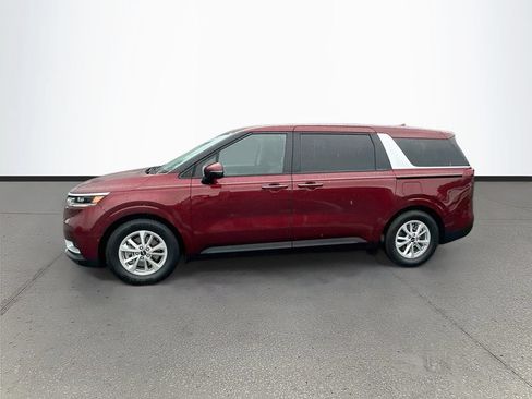 Used 2024 Kia Carnival LX FWD image 4