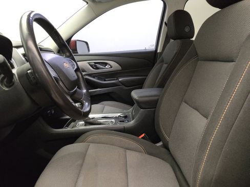 Used 2020 Chevrolet Traverse LT image 17