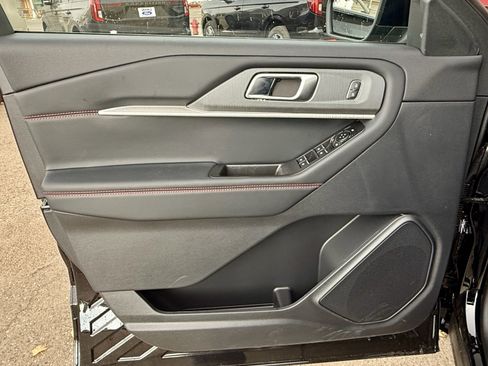 New 2026 Ford Explorer ST-Line w/ ST-Line Street Pack AWD/4WD image 9