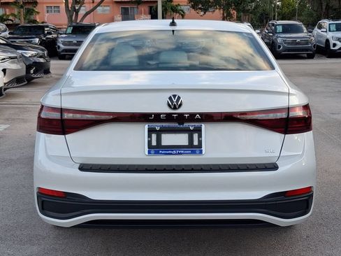 New 2026 Volkswagen Jetta SE FWD image 4