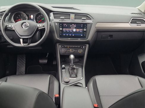 Used 2018 Volkswagen Tiguan SEL image 12