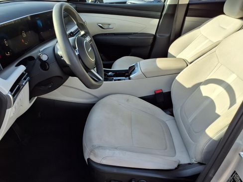 Used 2025 Hyundai Tucson SEL FWD image 12