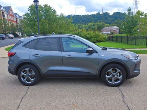 Used 2025 Ford Escape ST-Line AWD/4WD image 9