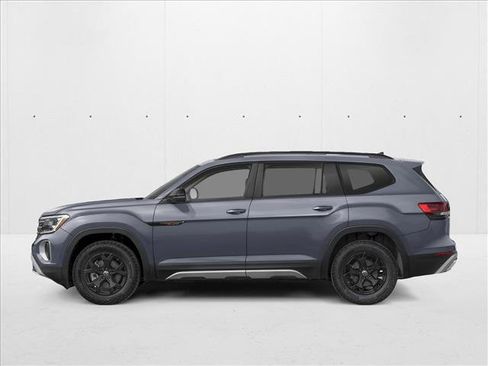 New 2026 Volkswagen Atlas Peak Edition image 3