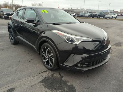 Used 2018 Toyota C-HR XLE image 2