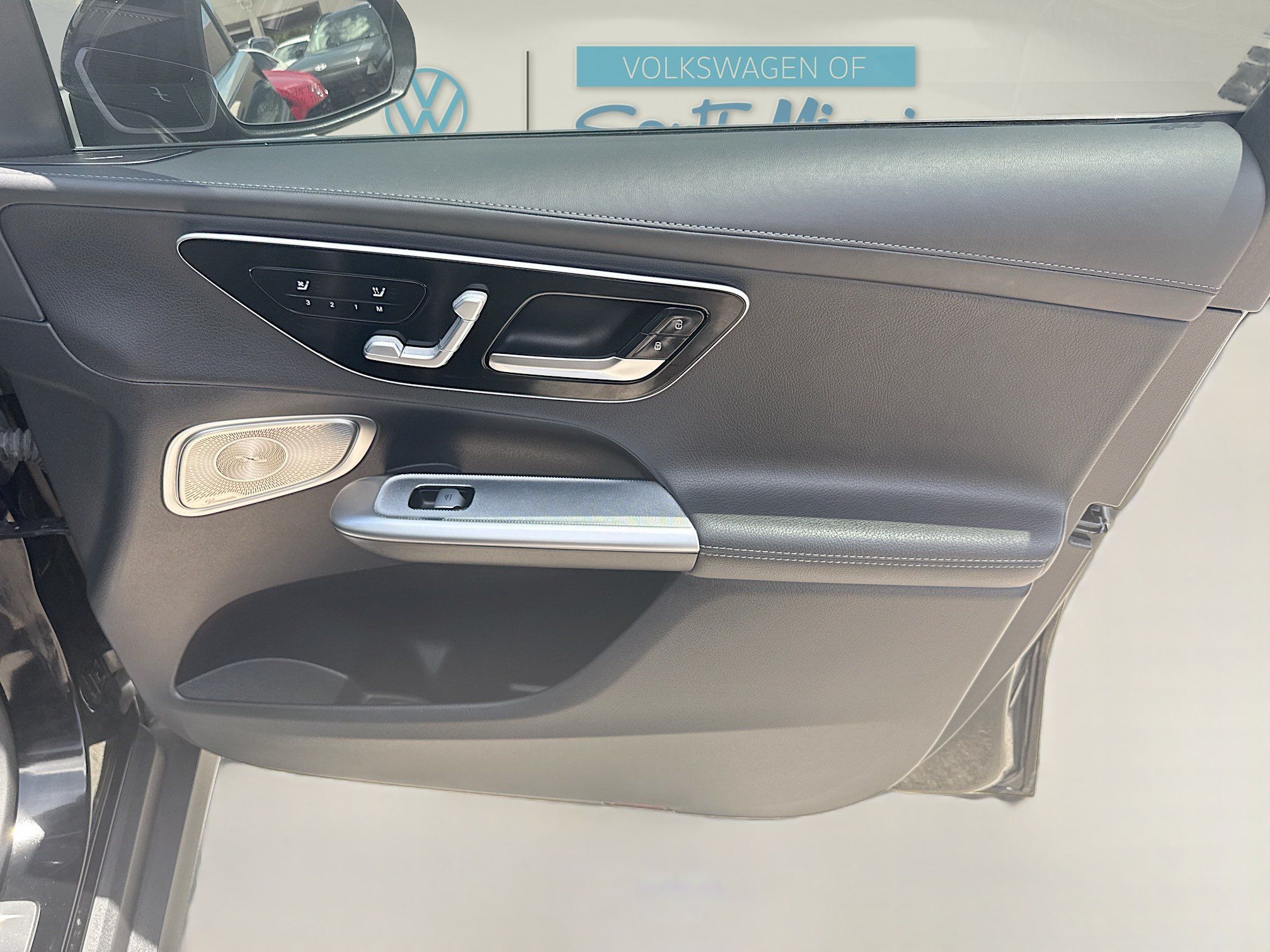 Used 2023 Mercedes-Benz GLC 300 4MATIC w/ Exclusive Trim Package image 37