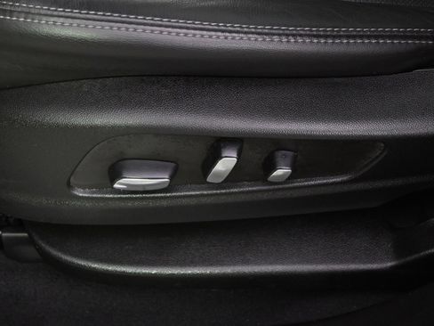 Used 2021 Cadillac XT5 Premium Luxury image 14