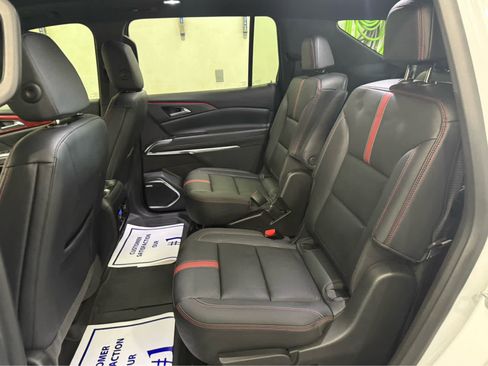 Used 2024 Chevrolet Traverse RS image 23