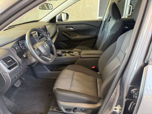 Used 2025 Nissan Rogue SV AWD/4WD image 29