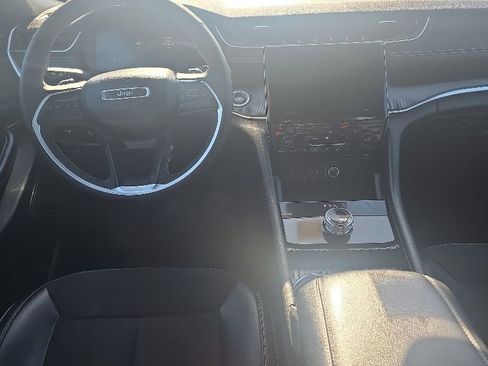 Used 2024 Jeep Grand Cherokee L Laredo AWD/4WD image 7