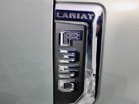 Used 2019 Ford F350 Lariat w/ Chrome Package image 10