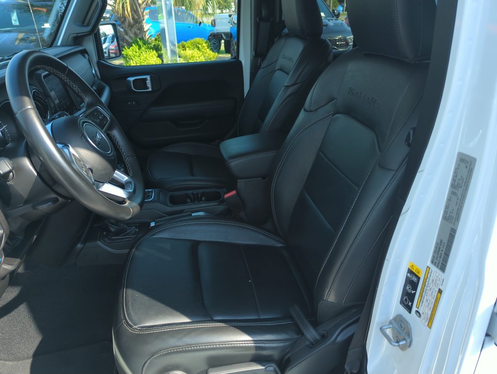 Used 2022 Jeep Wrangler Unlimited Sahara AWD/4WD image 11