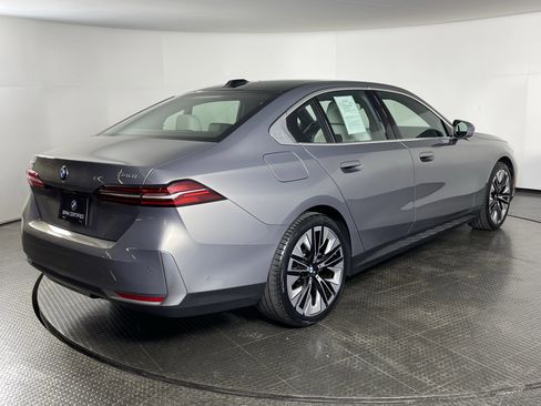 Certified 2025 BMW 540i xDrive image 5