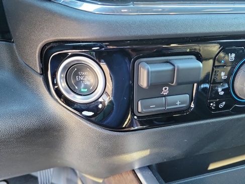 Used 2023 Chevrolet Silverado 1500 High Country w/ Technology Package image 21