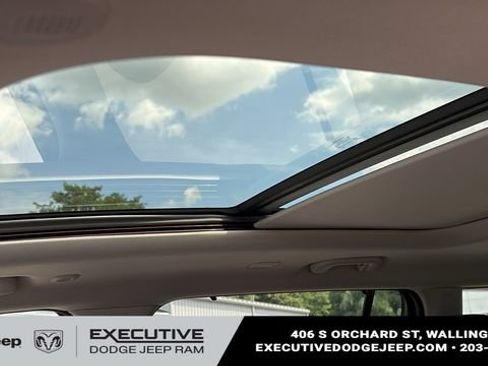 Used 2023 Jeep Grand Cherokee L Limited w/ Luxury Tech Group II AWD/4WD image 11