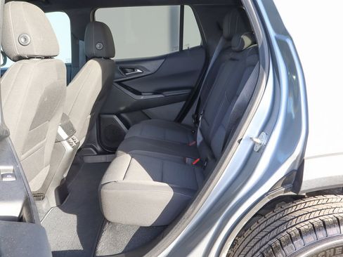 Used 2025 Chevrolet Equinox LT image 8