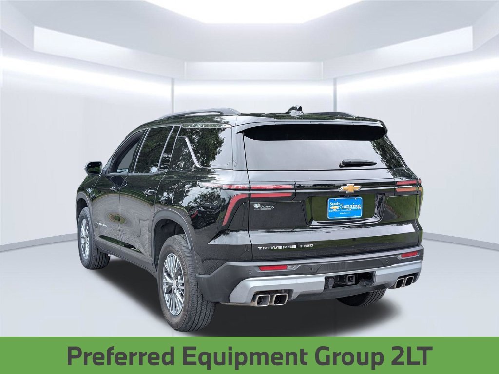 Used 2025 Chevrolet Traverse LT AWD/4WD image 4