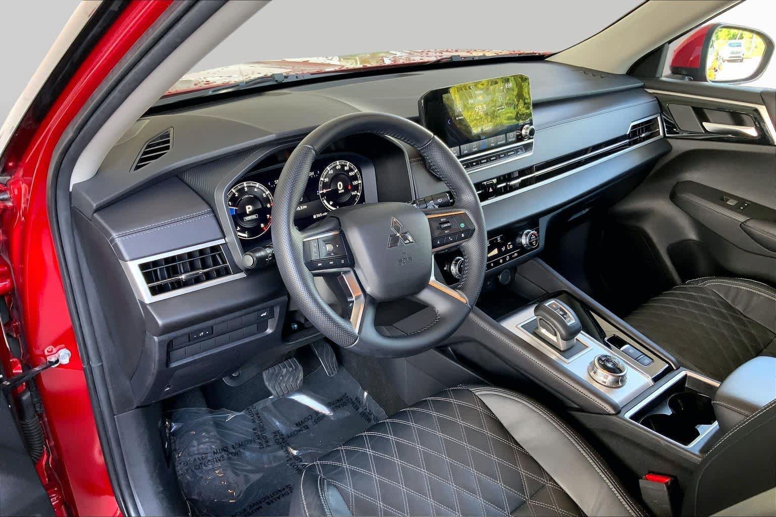 Used 2024 Mitsubishi Outlander SEL FWD image 18