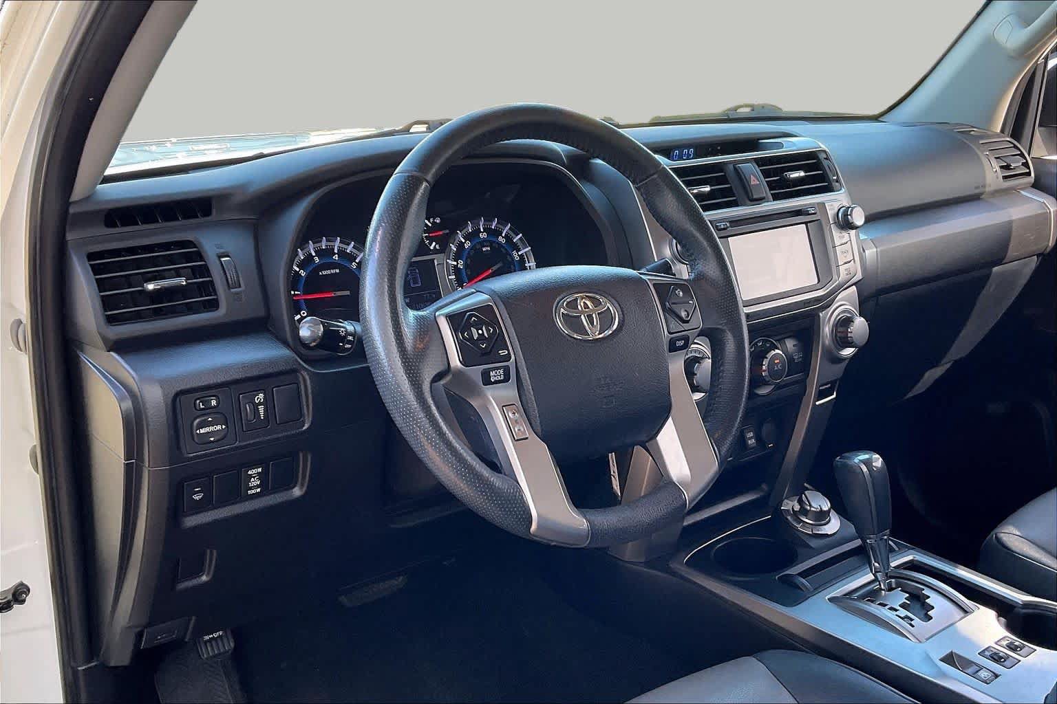 Used 2019 Toyota 4Runner SR5 Premium AWD/4WD image 17
