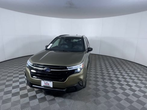 Certified 2025 Subaru Forester Touring w/ Touring Package AWD/4WD image 3