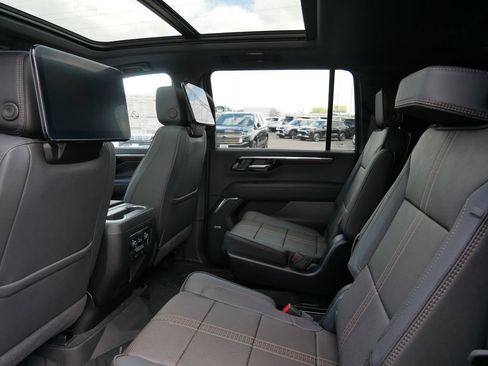 New 2026 Chevrolet Suburban High Country AWD/4WD image 15