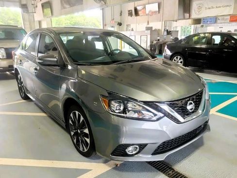 Used 2019 Nissan Sentra SR FWD image 4