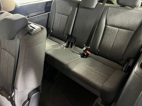 Used 2024 Ford Expedition XLT image 27