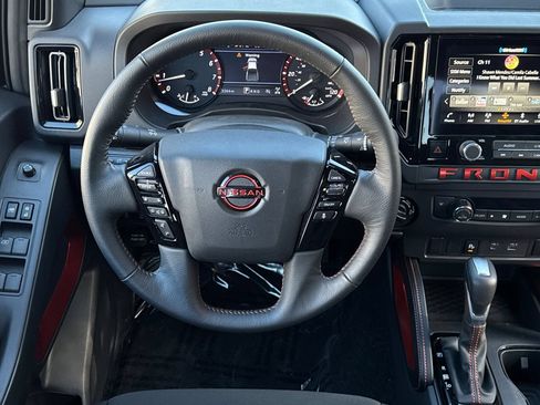 Used 2025 Nissan Frontier PRO-4X w/ Tow Package AWD/4WD image 16