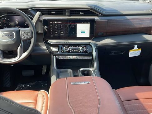 New 2026 GMC Sierra 3500 Denali Ultimate AWD/4WD image 17