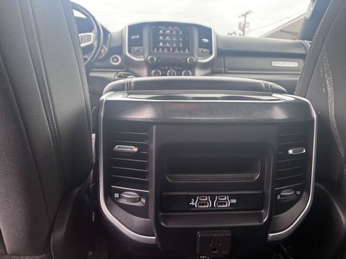 Used 2019 RAM 1500 Big Horn AWD/4WD image 11