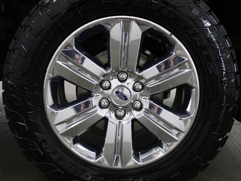 Used 2019 Ford F150 XLT w/ Equipment Group 302A Luxury image 7