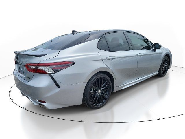 Used 2024 Toyota Camry XSE FWD image 4