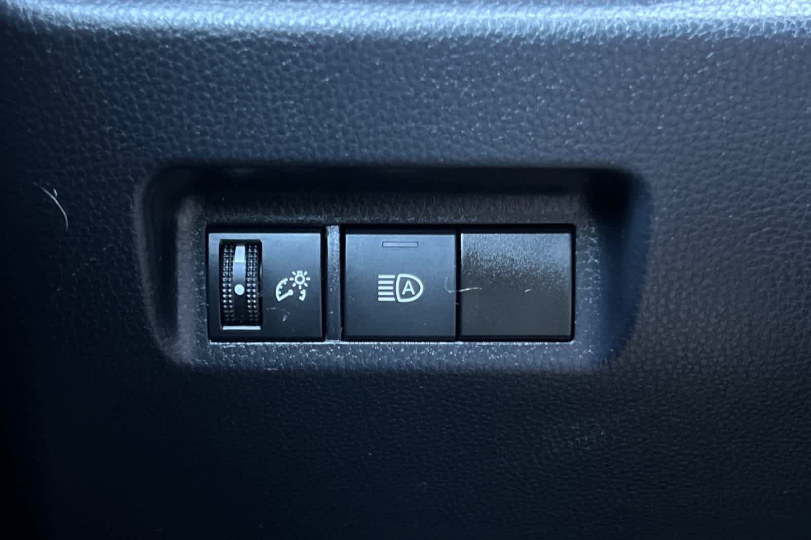 Certified 2021 Toyota RAV4 XLE FWD image 30