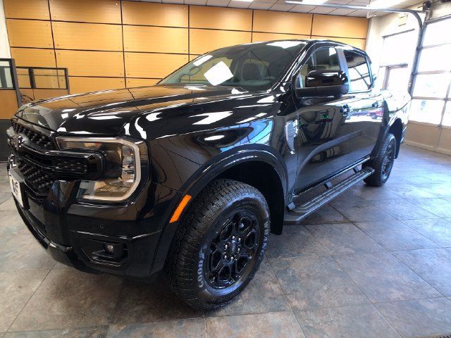 New 2026 Ford Ranger Lariat w/ Black Appearance Package AWD/4WD image 3