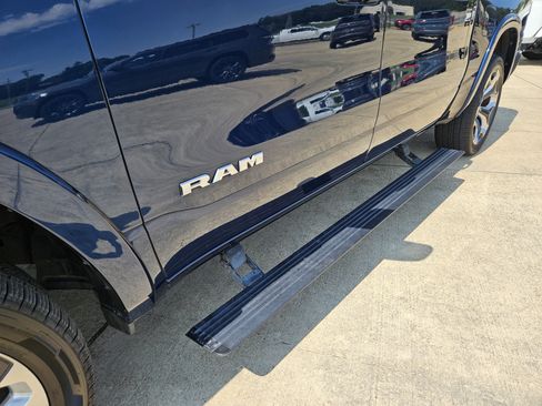 Used 2024 RAM 1500 Limited AWD/4WD image 11