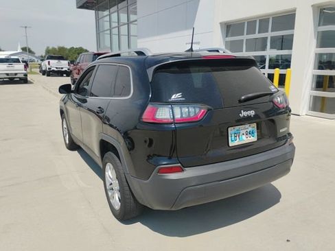 Used 2019 Jeep Cherokee Latitude w/ Popular Appearance Group FWD image 5