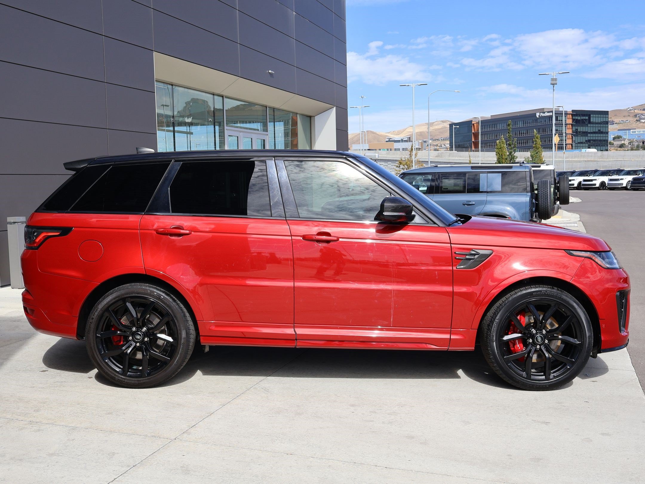 Used 2022 Land Rover Range Rover Sport SVR Carbon Edition AWD/4WD image 5