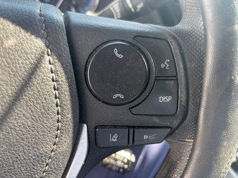 Used 2017 Toyota Corolla LE w/ Carpet Mat Package (TMS) FWD image 7