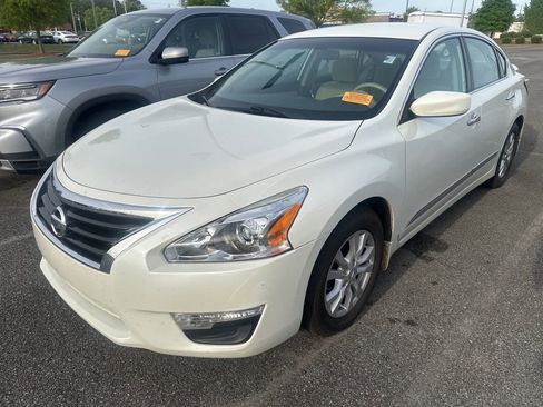 Used 2015 Nissan Altima 2.5 S w/ Sport Value Package image 8