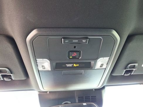 Used 2025 Toyota Tacoma SR image 20