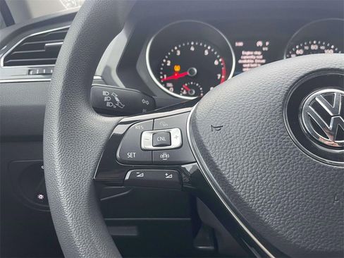 Used 2022 Volkswagen Taos SE image 19