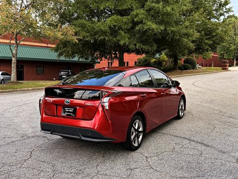 Used 2016 Toyota Prius Three Touring FWD image 5