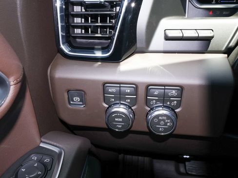 New 2026 GMC Sierra 1500 Denali w/ Denali Reserve Package AWD/4WD image 28