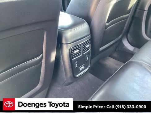 Used 2020 Dodge Charger SXT w/ Plus Group image 12