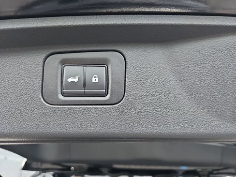 Used 2025 Nissan Armada Platinum Reserve RWD image 19