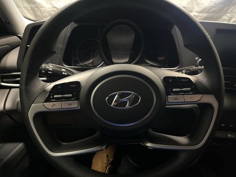 Used 2023 Hyundai Elantra SEL image 19